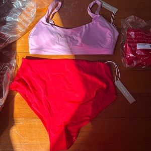 New, unworn Everlane square-neck bikini top (small, lilac)